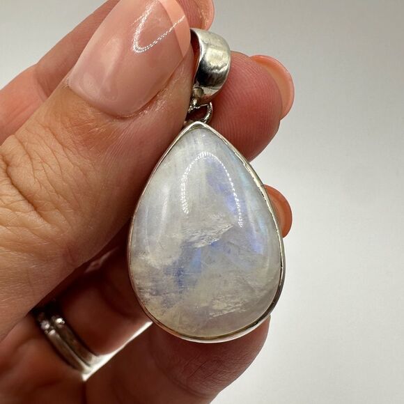 Stunning 16x23mm Moonstone cabochon pendant set in solid sterling silver! - Picture 1 of 10
